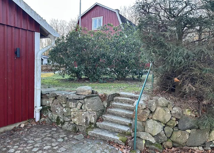 Lake Cottage With Private Pier